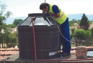 Reparación de fugas en cisternas de almacenamiento de agua (1)
